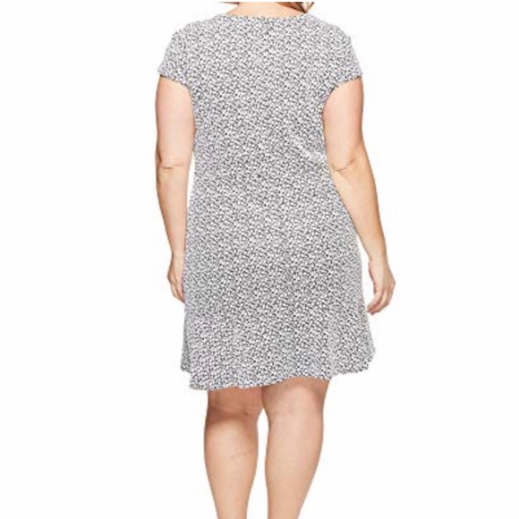 Michael Kors White and Black Flutter Short Sleeve Mini Dress - Picture 2 of 7